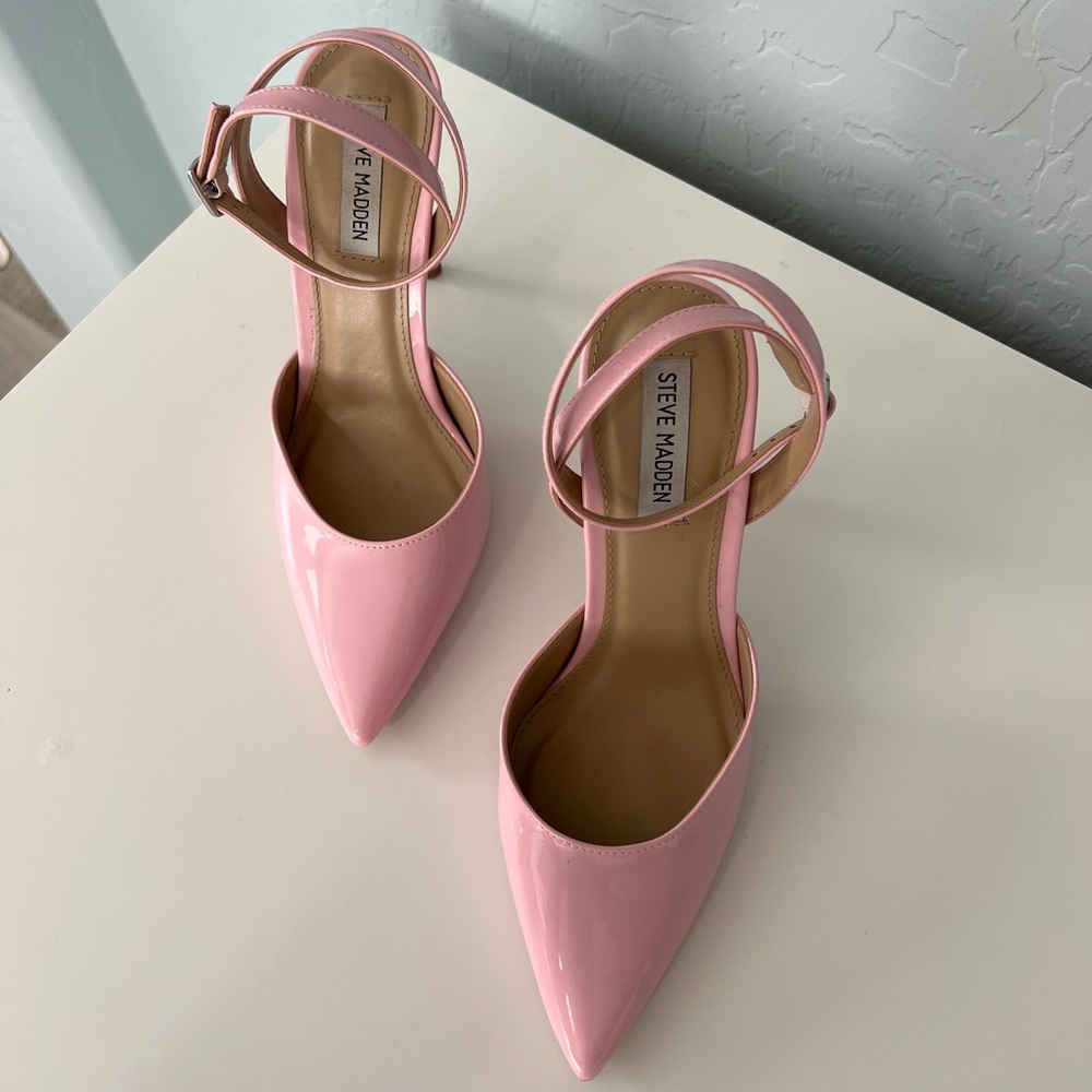 Steve Madden Aced Pumps in Patent Pink